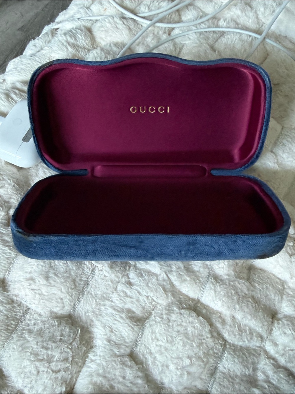 Gucci Women's Black Oversized Cat-Eye Sunglasses - Picture 7 of 8